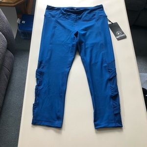 NWT Large 90 Degree Leggings